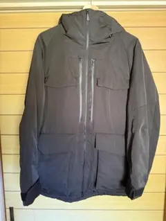 ハイブリッドダウンオーバーサイズパーカ　ユニクロ　ホワイトマウンテニアリング　黒