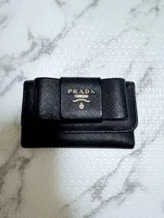 PRADA リボン付き ブラックキーケース