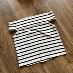 ボーダー柄　オフショルダートップス