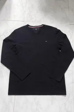 TOMMY HILFIGER ブラック Vネック シャツ M