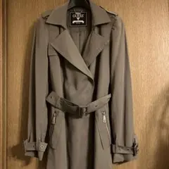 GUESSトレンチコート