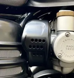 トライアンフ 水冷ボンネビル T120インテークカバー マットブラック左右セットのサムネイル