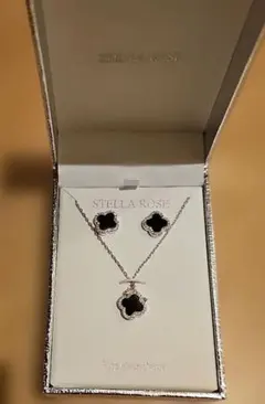 STELLA ROSE ネックレス と ピアスセット クローバー