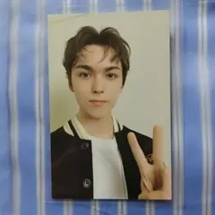 SEVENTEEN CARATLAND シャツトレカ バーノン