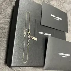 サンローラン　銀色　ブレスレット　ysl イヴ・サンローラン　カサンドラのサムネイル