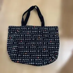 【美品】MARC BY MARC JACOBS トートバッグ リンゴ柄　ブラックのサムネイル