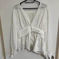 フリルトップス