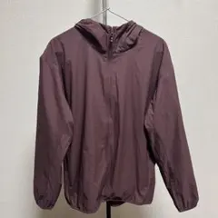 ユニクロ　ポケッタブルUVカットパーカー