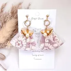 ☘インド刺繍リボンとフープチャームのイヤリング☘ピアス変更可◯ 白 オフホワイト