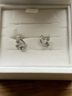 ご売約済み　4°C K10ホワイトゴールド ピアス