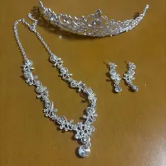 ブライダルアクセサリー 3点セット ティアラ ネックレス ピアス