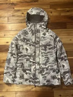 Burton バートン　迷彩柄ジャケット レディースMサイズ