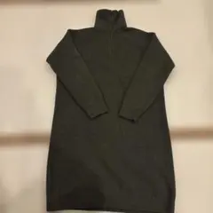 ダークグレー ハイネック ニットワンピース