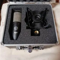 AKG P420 コンデンサーマイク ショックマウント付き AKG P420をレビュー。指向性切替可能な2万円前半のコンデンサーマイク