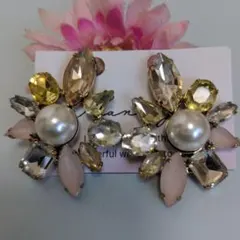 （美品）フラワーデザイン ピアス✯ビジューピアス