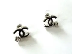 CHANEL カメリア ココマーク ピアス 片耳 - メルカリ