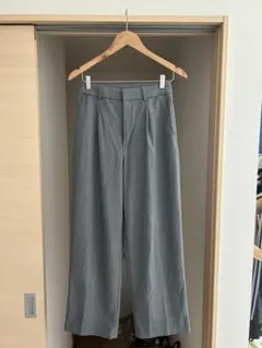 UNIQLO タックワイドパンツ