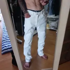 ホワイトジーンズ