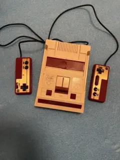 ファミコン本体 2コントローラー付き充電器無し、動作未確認