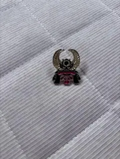 兜 ピンバッジ 武将モチーフ　キャッチなし