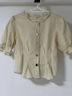 continuier de NICE CLAUP 半袖ブラウス クリーム色