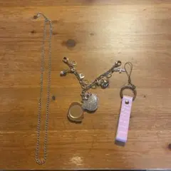 ハローキティ　チャーム　キーホルダー