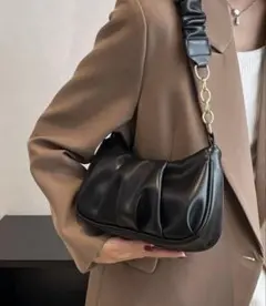 shein ギャザー ショルダー　バッグ ブラック ゴールドチェーン