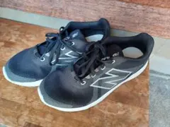 美品！　New Balance 430 ブラックスニーカー　28cm　4Eのサムネイル