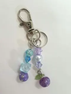 紫色のりんごキーホルダー