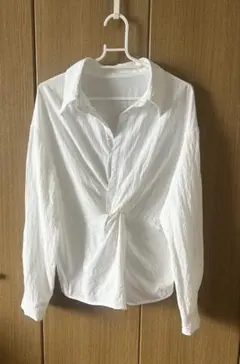 【韓国】24時間以内発送！ホワイトシャツ 長袖 ツイストデザイン