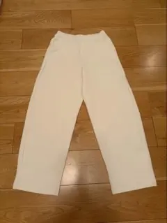 ユニクロ　ドライスウェットカーブパンツ　スウェットパンツ　白　150