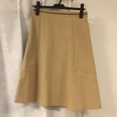 UNTITLED ベージュひざ丈スカートのサムネイル