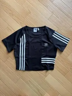 adidas レディースクロップド シャツ ブラック