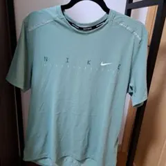 NIKE ランニングTシャツ Lサイズのサムネイル