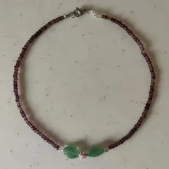 ハンドメイド　ビーズネックレス　チョーカー　薔薇　バラ　花　ビーズ　天然石