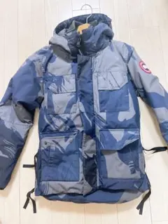 ブルー ダウンジャケット