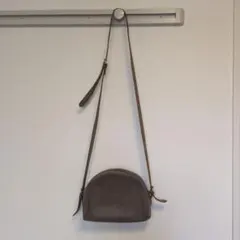 希少 IL BISONTE ショルダーバック ロゴ 希少カラー ハーフムーン 緑