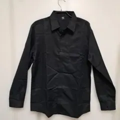 黒シャツ 長袖