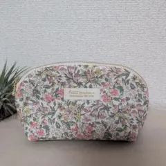 ラウンドポーチ　ふんわりポーチ　化粧ポーチ　リバティ生地　ナザニン