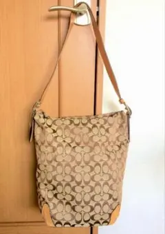 COACH ショルダーバッグ ベージュ ロゴ柄