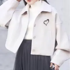 chico ブローチ付ウールショート丈コート