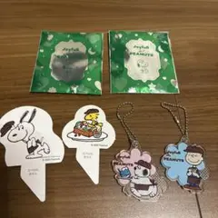 PEANUTS　スヌーピー　ジョイフル　アクリルキーホルダー　オラフ　チャーリー