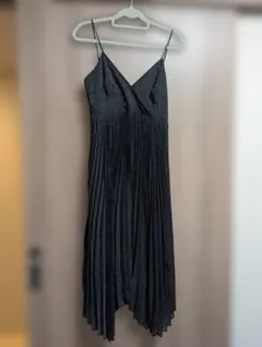 UNIQLO　プリーツキャミワンピース　アシンメトリー