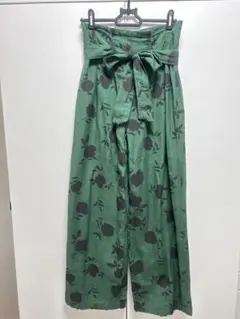 美品 インナチュラル 今季 花柄レーヨンタックパンツ