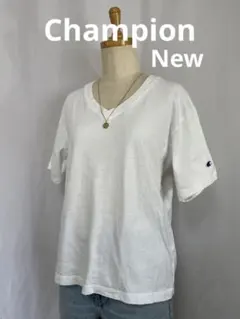 ♡新品♡ Champion VネックホワイトTシャツ