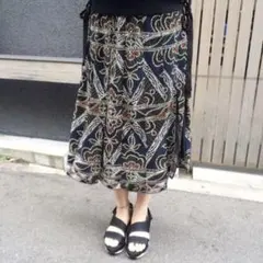 幾何学模様 フレアスカート ミモレ丈のサムネイル
