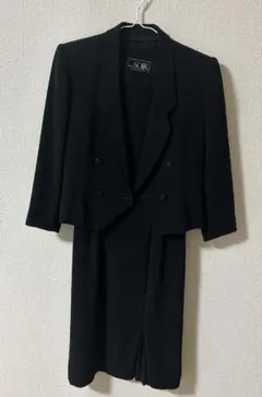 東京ソワール　ツーピースブラックフォーマル　５号