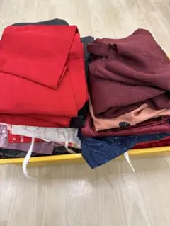 着物や反物など 中古　おまとめ品 リメイク品 材料のサムネイル