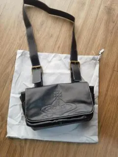 美品★Vivienne Westwoodショルダーバッグ アコード レザー ヴィヴィアンウエストウッド アコード ショルダー バッグ レザー