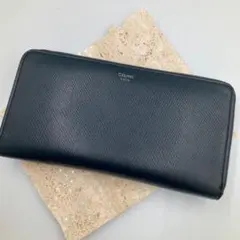 ！極美品！　セリーヌ　長財布　ラウンドファスナー　ネイビーのサムネイル